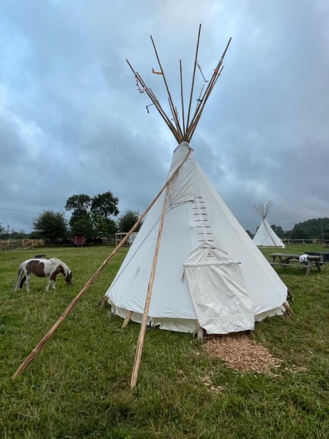 Terra-Tipike, Tipi A La Ferme Entre Terre Et Mer Trébry Екстериор снимка