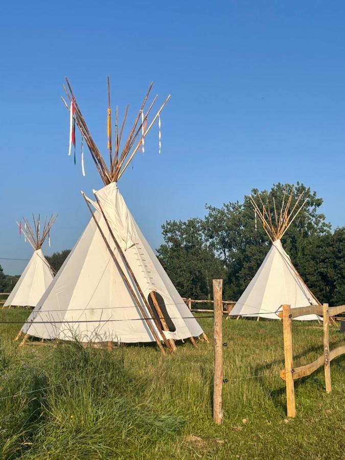 Terra-Tipike, Tipi A La Ferme Entre Terre Et Mer Trébry Екстериор снимка