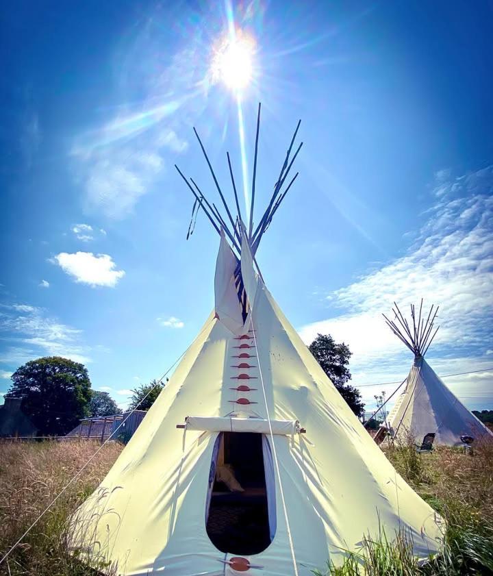 Terra-Tipike, Tipi A La Ferme Entre Terre Et Mer Trébry Екстериор снимка